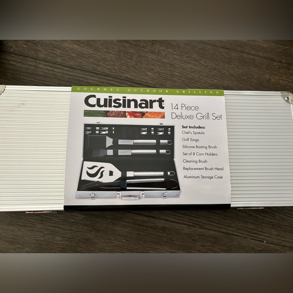 Cuisinart 14 Piece Deluxe Grill Set. BRAND NEW